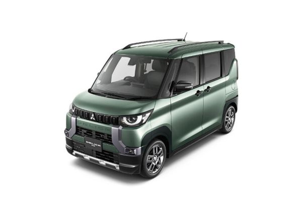 デリカミニの車種カラー「アッシュグリーンメタリック」