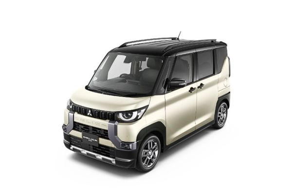デリカミニの車種カラー「ナチュラルアイボリーメタリックーブラックマイカ」