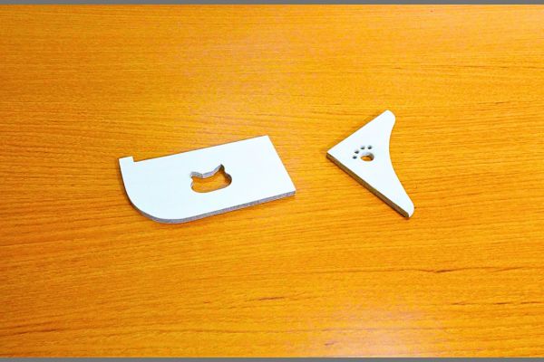 小さな棚を作るための木材のパーツ