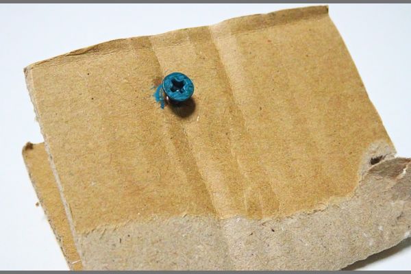 100円ショップの木材で作る、小さな棚の組みたて手順